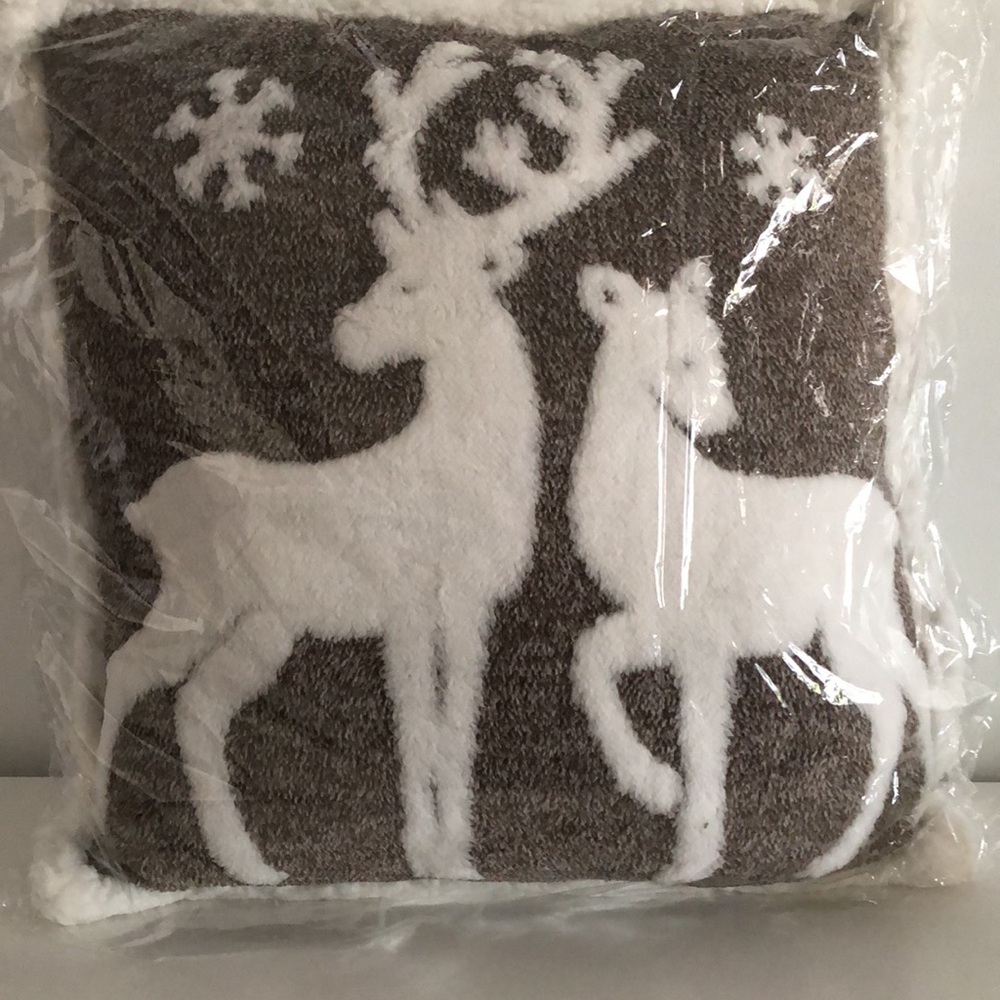 large NWT 20 by 20 inch brown deer cushion pillow